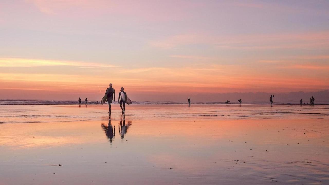 Готель Swiss-Belexpress Kuta Legian Екстер'єр фото